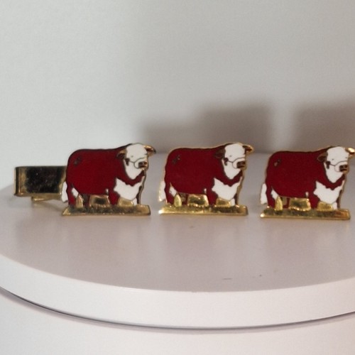 Vintage red hereford - red,
